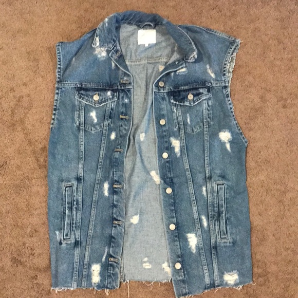 Zara Tops - Very cool Zara Jean vest with pockets